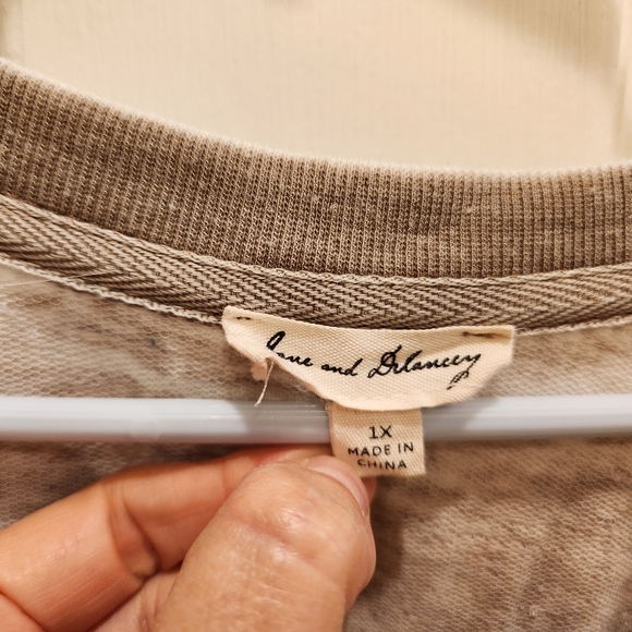 Women's June and Delancey 1/2 sleeve Top - Picture 2 of 5